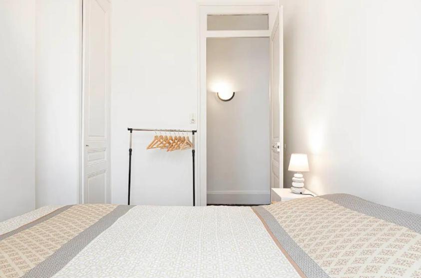 2 Pieces Jean Mace Et Stationnement Appartamento